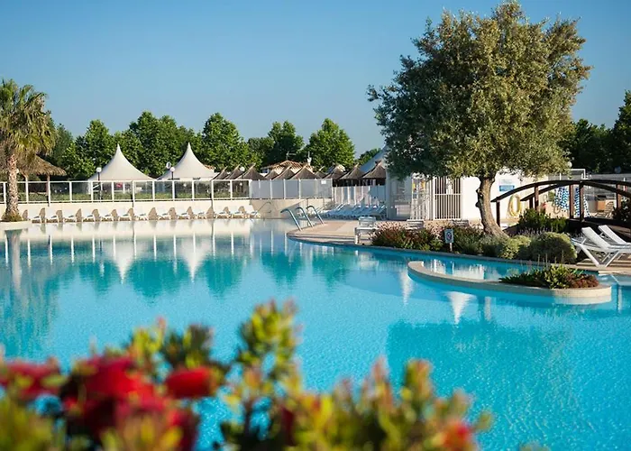 Camping - Piscine Lagon ! A 500 M ! 4 Etoiles Mhome Climatisé 4*