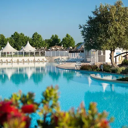 Camping Mhome Tconfort. 6P. La Carabasse 4*