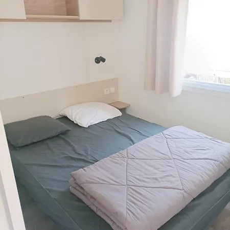 4 Etoiles , A 500 M , Piscine Lagon, Mhome 7 Personnes, 3 Chambres, 36 Metres Carres ! Kemping