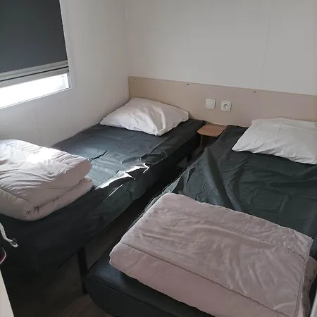 Kemping 4 Etoiles , A 500 M , Piscine Lagon, Mhome 7 Personnes, 3 Chambres, 36 Metres Carres !